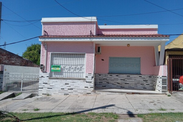 Vendo preciosa casa en Figueroa y Damboriarena